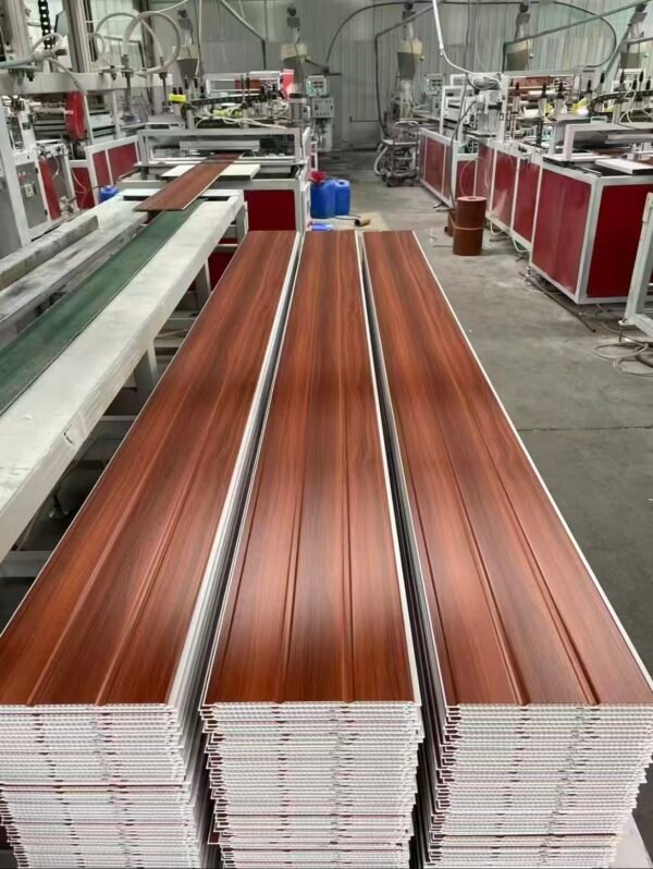 微信图片_20260527150353_47_42 Glossy Wood-Grain PVC Wall & Ceiling Panels – Waterproof Interlocking Cladding