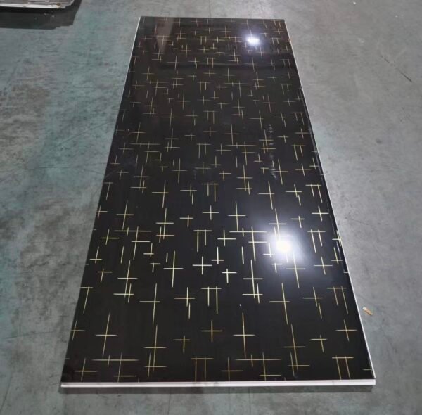 Black & Gold Geometric Cross-Pattern WPC/SPC Wall Panels – High-Gloss Luxury Cladding